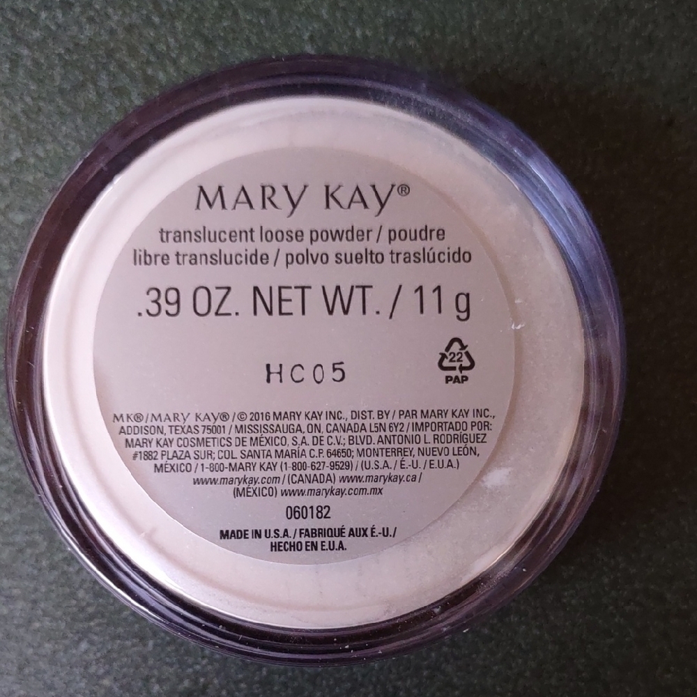 Mary Kay Translucent Loose Powder New In Box - Picture 2 of 2